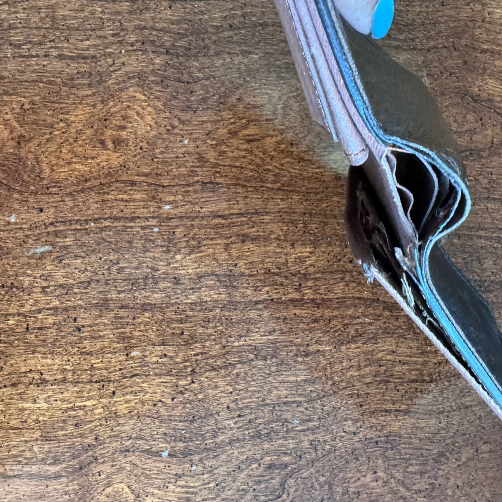 LV Wallet - Picture 10 of 13